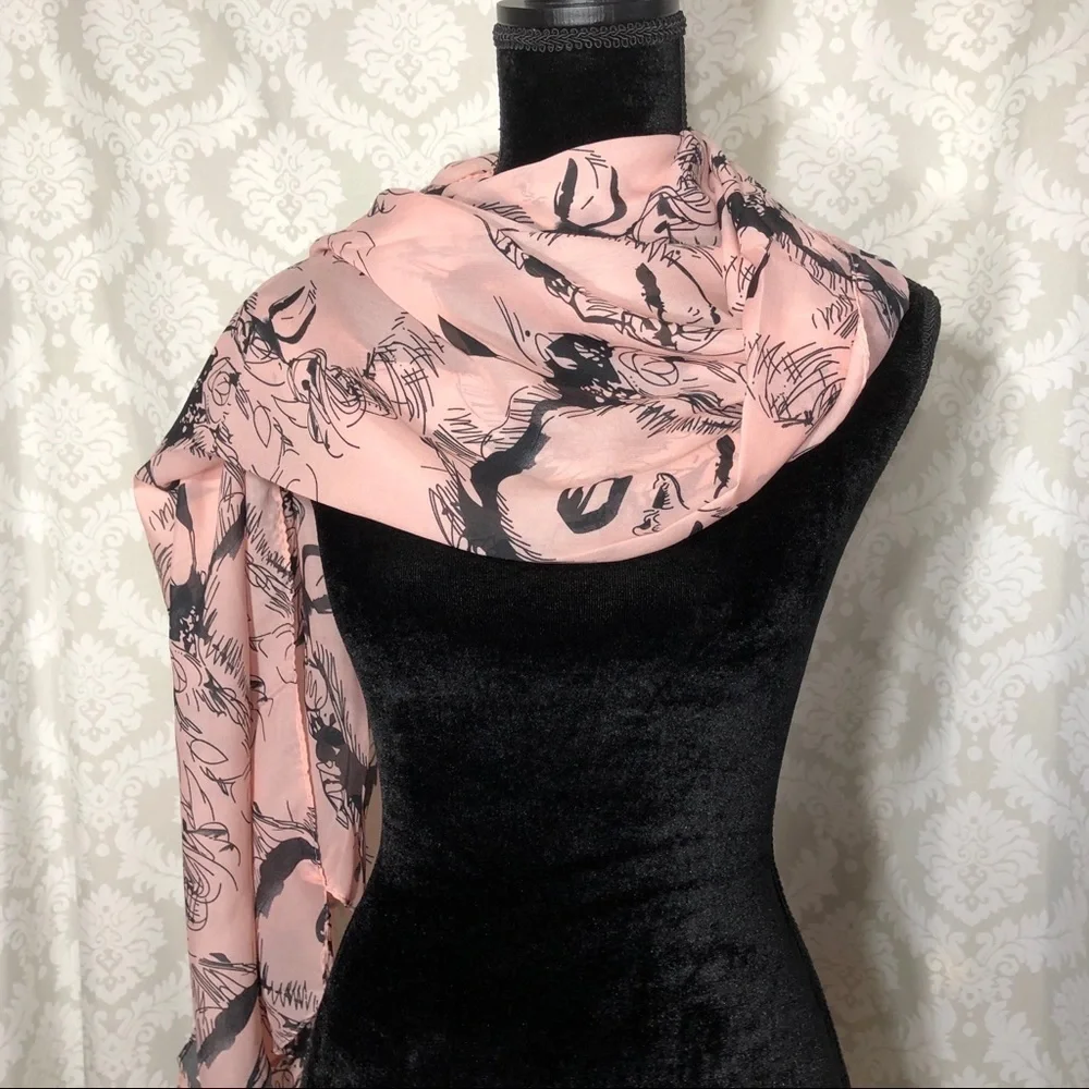 ‼️HP‼️ Marilyn Monroe Oversize scarf
